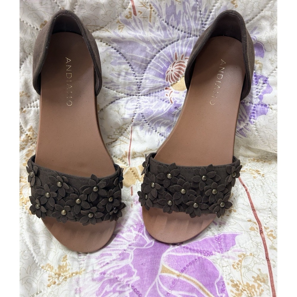 Andiamo Flat Brown Flower Sandals Slip-On Open Toe Women's 5.5 M